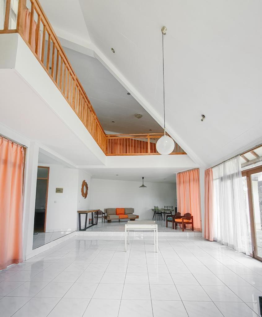 Istana Bunga - The 4 Bedroom *